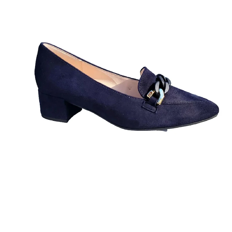 Chic and trendy women's shoe fashionsWomen's Loafers In Navy /w Gold Link