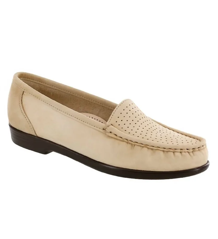 Elegant and sophisticated women's shoes for dinner datesWomen's Savvy Loafer - Medium In Linen Elegant and sophisticated women's shoes for dinner datesWomen's Savvy Loafer - Medium In Linen