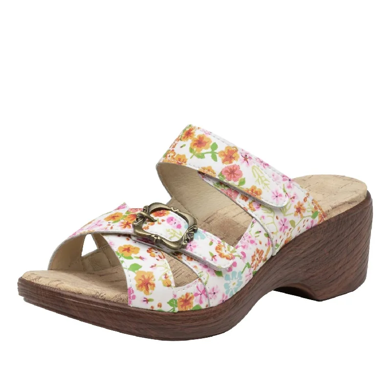 Classy and elegant women's shoes for formal eventsWomen's Sierra Sandals In Prime Time Classy and elegant women's shoes for formal eventsWomen's Sierra Sandals In Prime Time