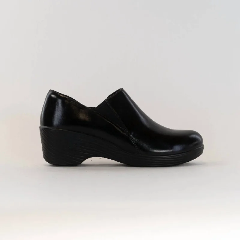 Stylish and comfortable women's shoes for long flightsWomen's Skylar Slip On Shoes In Noir Stylish and comfortable women's shoes for long flightsWomen's Skylar Slip On Shoes In Noir