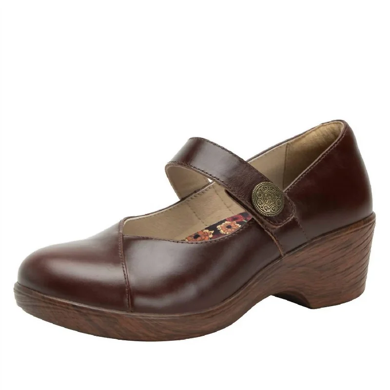 Chic and stylish women's shoes for cocktail partiesWomen's Sofi Shoes In Mahogany