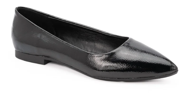 Comfy and cozy women's shoes for loungingWomen's Stage Flat In Black