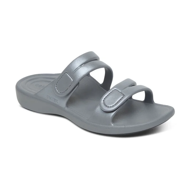 Durable and stylish women's shoes for active lifestylesAetrex Janey Sport