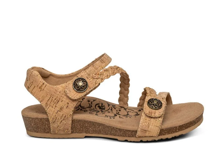 Flattering and stylish women's shoes for petite feetWomen's Jillian