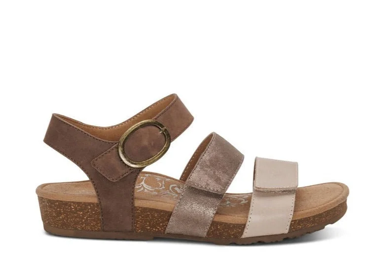 Comfy and stylish women's shoes for everyday casual wearWomen's Lilly
