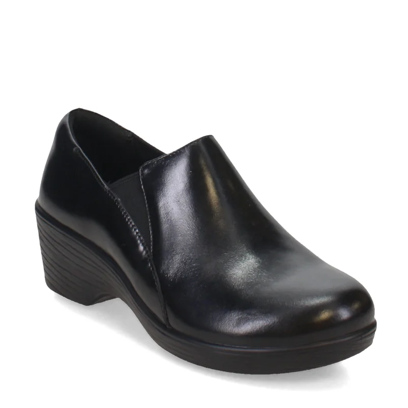 Durable and stylish women's shoes for active lifestylesWomen's Alegria, Skylar Noir Slip-On