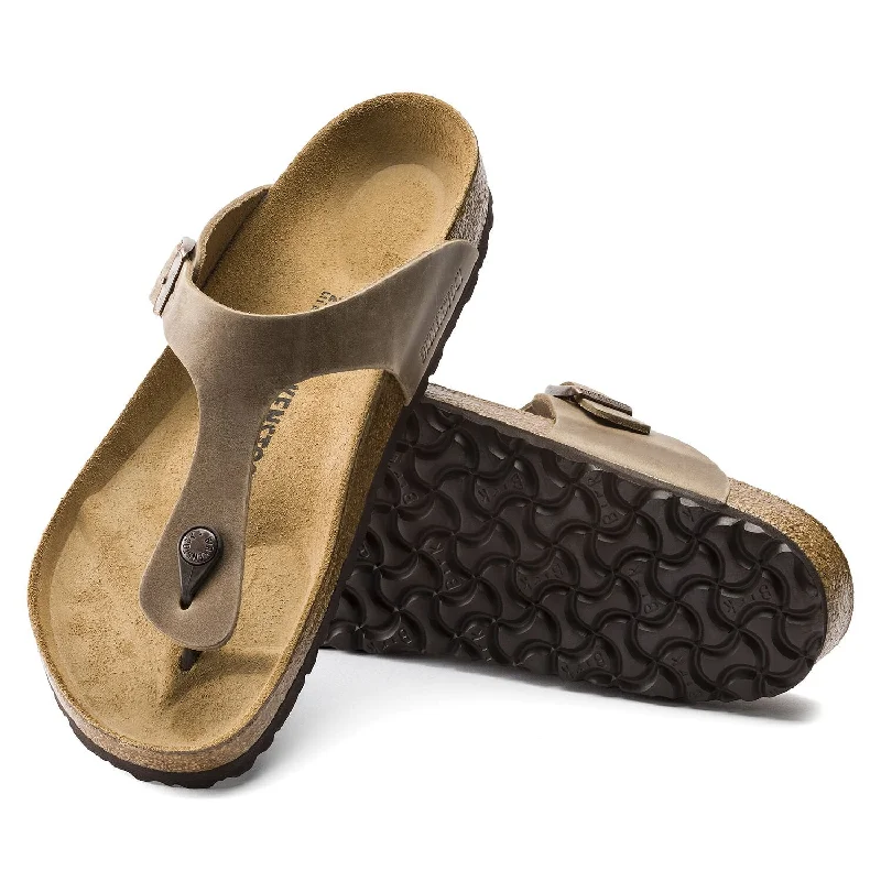 Timeless and elegant women's shoe classicsBirkenstock - Gizeh Oiled Leather Tobacco 0943811