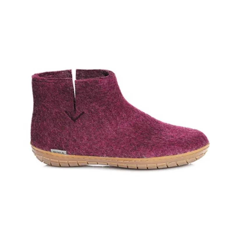 Sleek and modern women's footwear optionsBoot with Honey Rubber - Cranberry