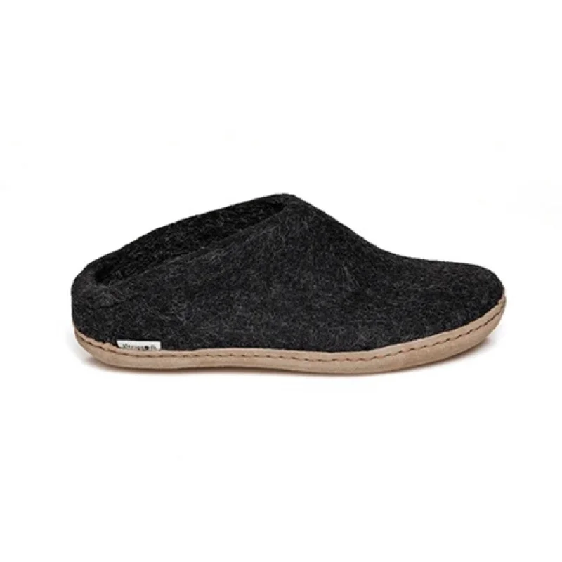 Chic and minimalist women's footwear trendsSlip-on with Leather Sole - Charcoal