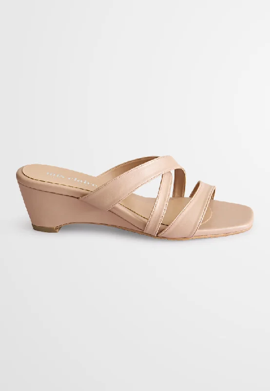 Comfortable yet fashionable women's shoesConnor Criss Cross Strappy Sandals - Nude