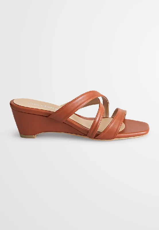 Comfy and stylish women's shoes for everyday eleganceConnor Criss Cross Strappy Sandals - Brown Comfy and stylish women's shoes for everyday eleganceConnor Criss Cross Strappy Sandals - Brown