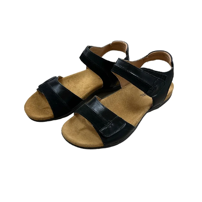 Stylish and practical women's shoes for rainy daysDalia 02 Black