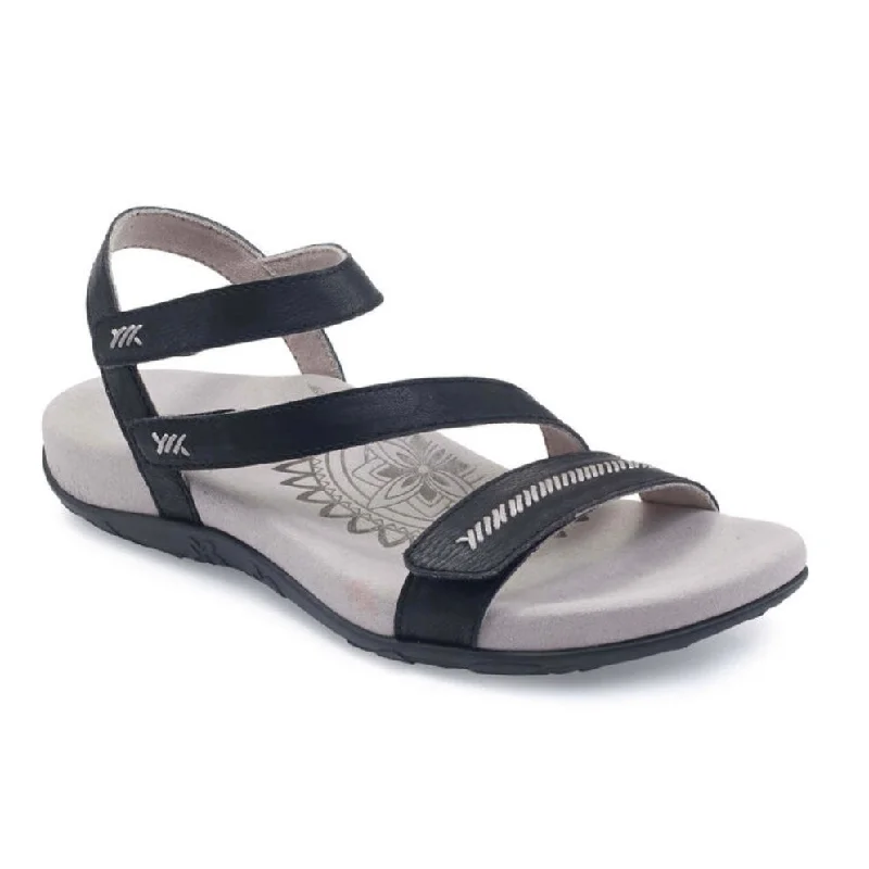 Comfy and stylish women's shoes for lounging around the houseGabby - Black