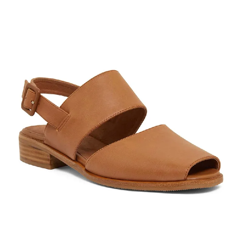 Practical and stylish women's shoes for travelDrew Sandal in Tan Leather