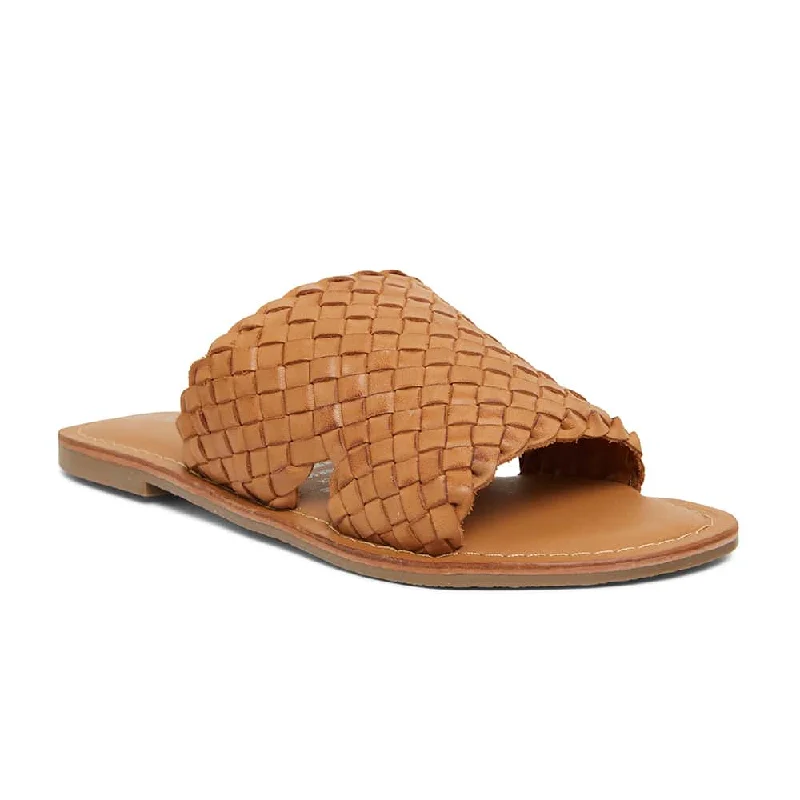 Elegant and classic women's shoes for bridal partiesElliot Slide in Tan Leather