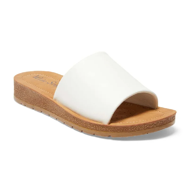Versatile and chic women's shoes for everyday eleganceEnid Slide in White Smooth