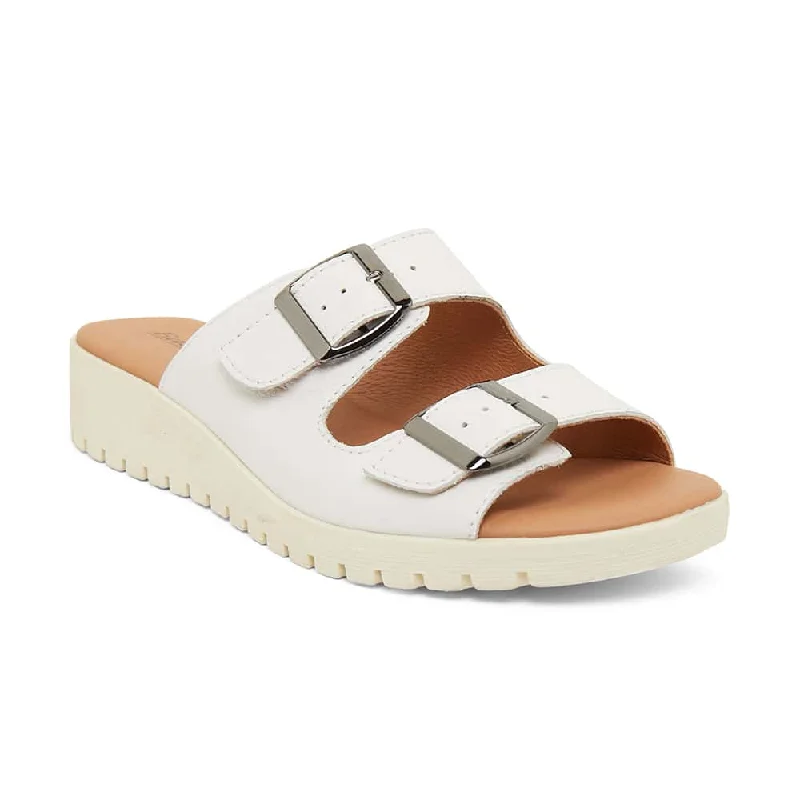 Chic and trendy women's shoe fashionsGadget Slide in White Leather