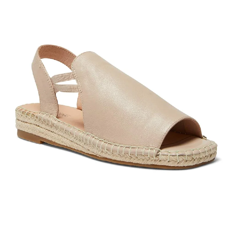 Flattering and stylish women's shoes for wide feetKoko Espadrille in Nude Leather
