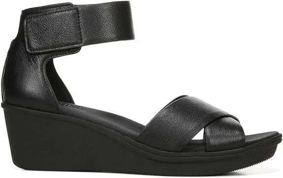 Bold and unique women's shoes for fashion-forward individualsNaturalizer - Riviera Black
