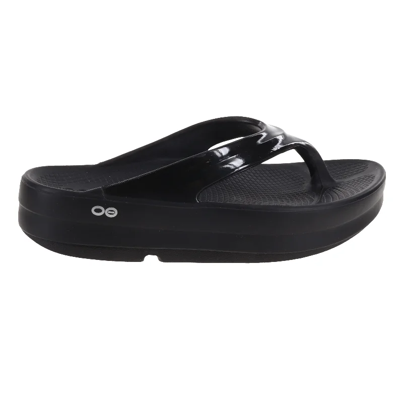 Elegant and classic women's shoes for bridal partiesWomen's OOmega Oolala