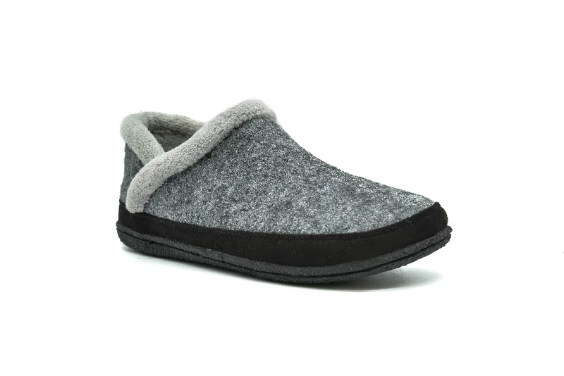 Bold and colorful women's shoes for making a statementFOAMTREADS Riley