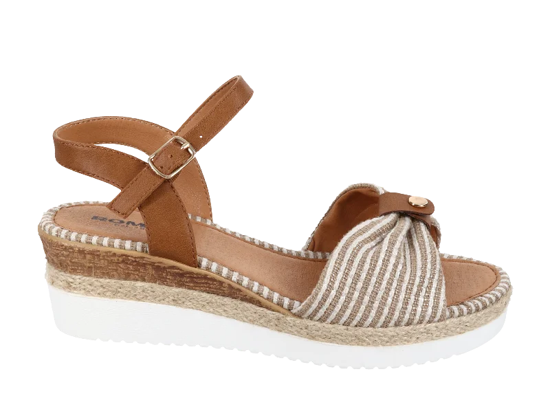 Versatile and elegant women's shoes for any outfitWomen's Espi 01
