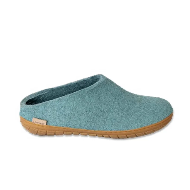 Chic and stylish women's shoes for garden partiesSlip-on with Honey Rubber - North Sea
