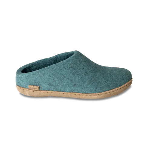 Stunning and eye-catching women's footwearSlip-on with Leather Sole - North Sea