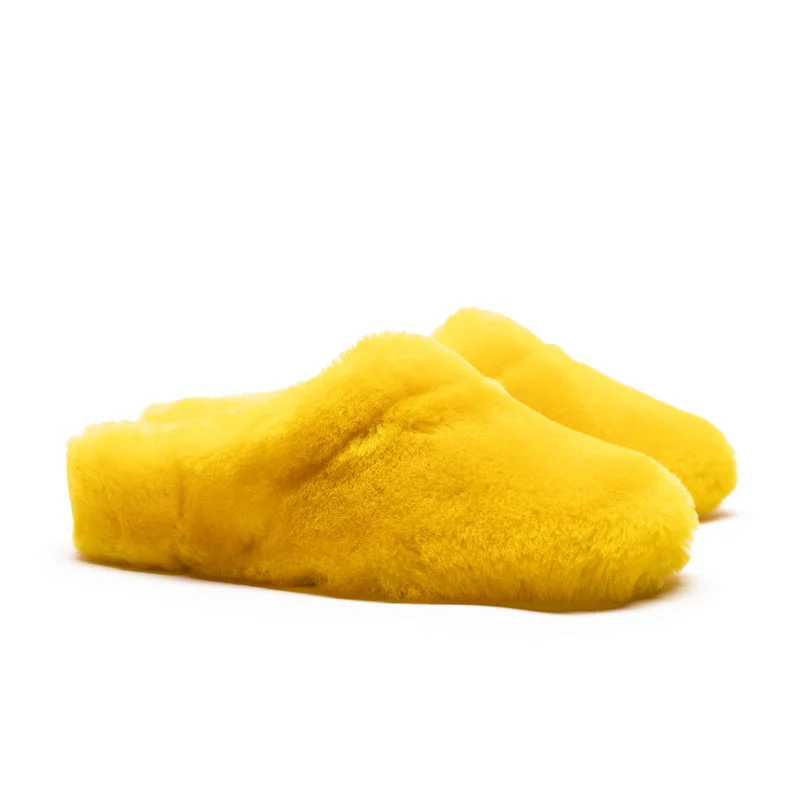 Practical and stylish women's shoes for travelSLIPPERS Limoncello | Shearling