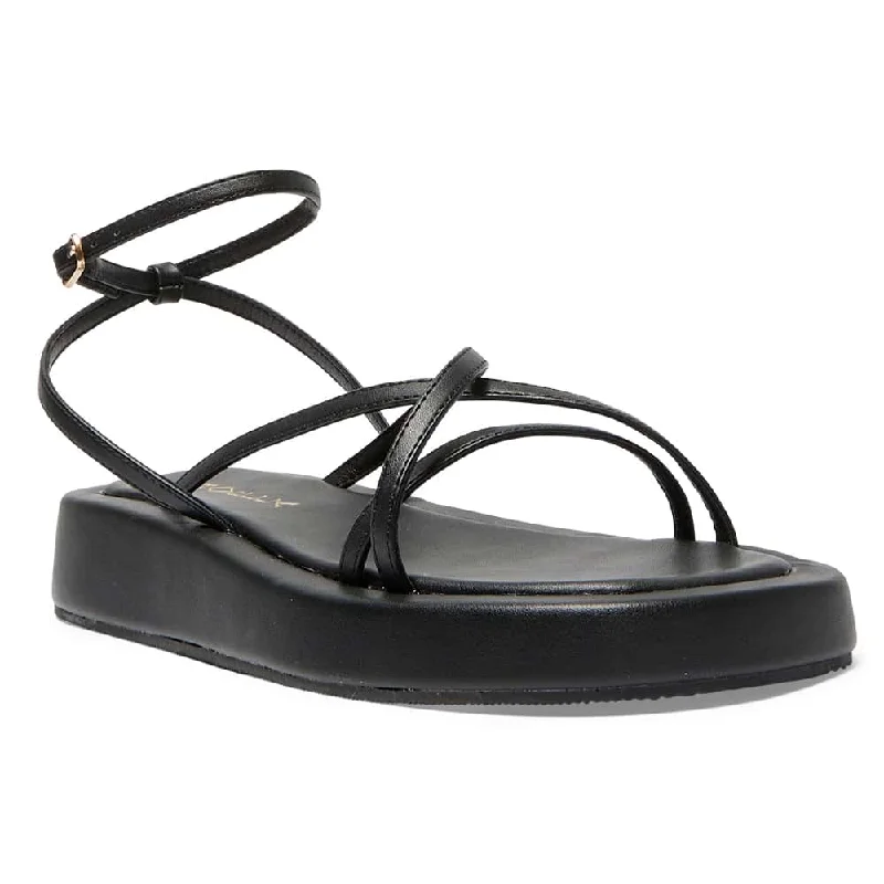 Bold and striking women's shoe fashionsVanya Sandal in Black Smooth