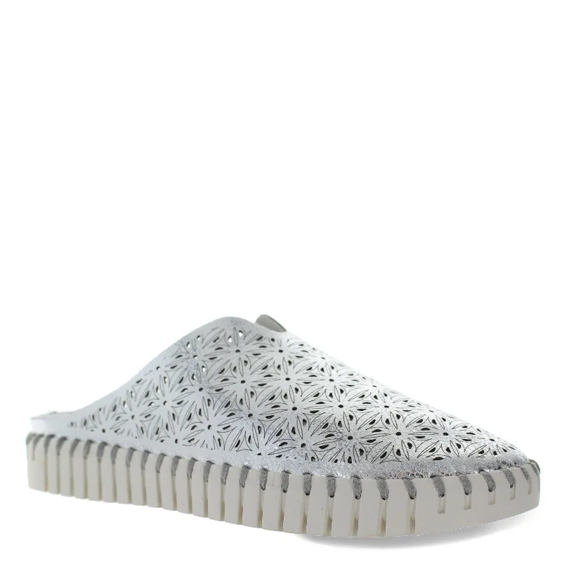 Chic and stylish women's shoes for graduation ceremoniesWomen's Bernie Mev, TW118 Clog Chic and stylish women's shoes for graduation ceremoniesWomen's Bernie Mev, TW118 Clog