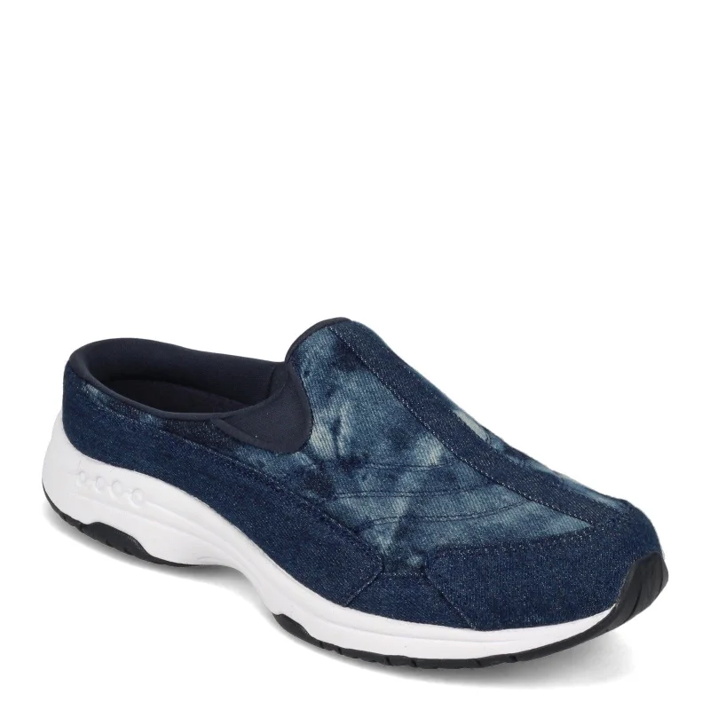 Stylish and comfortable women's shoes for long flightsWomen's Easy Spirit, Traveltime Classic Clog