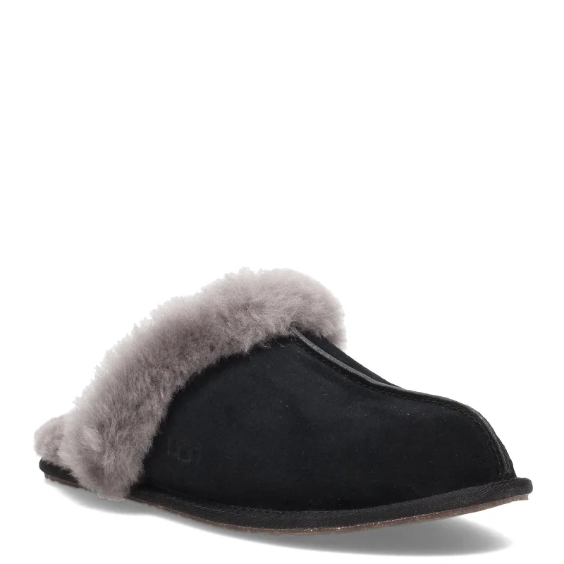Chic and stylish women's shoes for garden partiesWomen's UGG, Scuffette II Slipper
