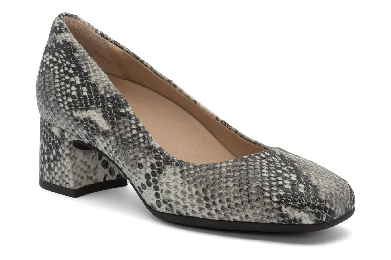 Fashion-forward and trendy women's shoe stylesAvenue Pump Metatarsal