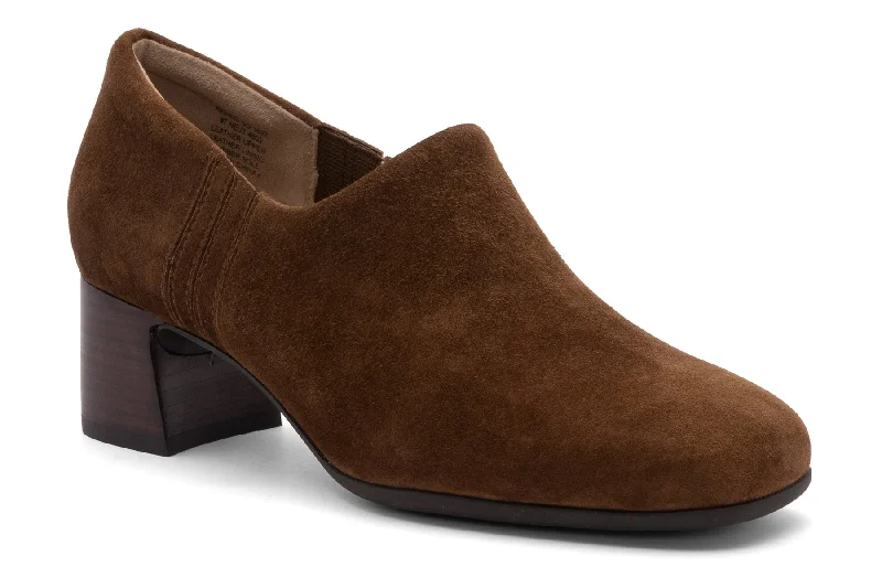 Luxurious and opulent women's shoe optionsAvenue Slip On Metatarsal