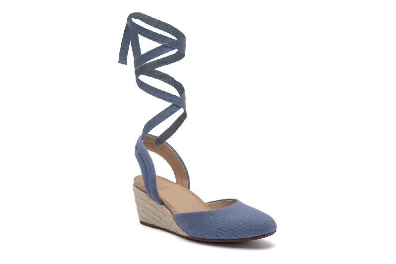Bold and striking women's shoe fashionsVeranda Espadrille Lace Metatarsal