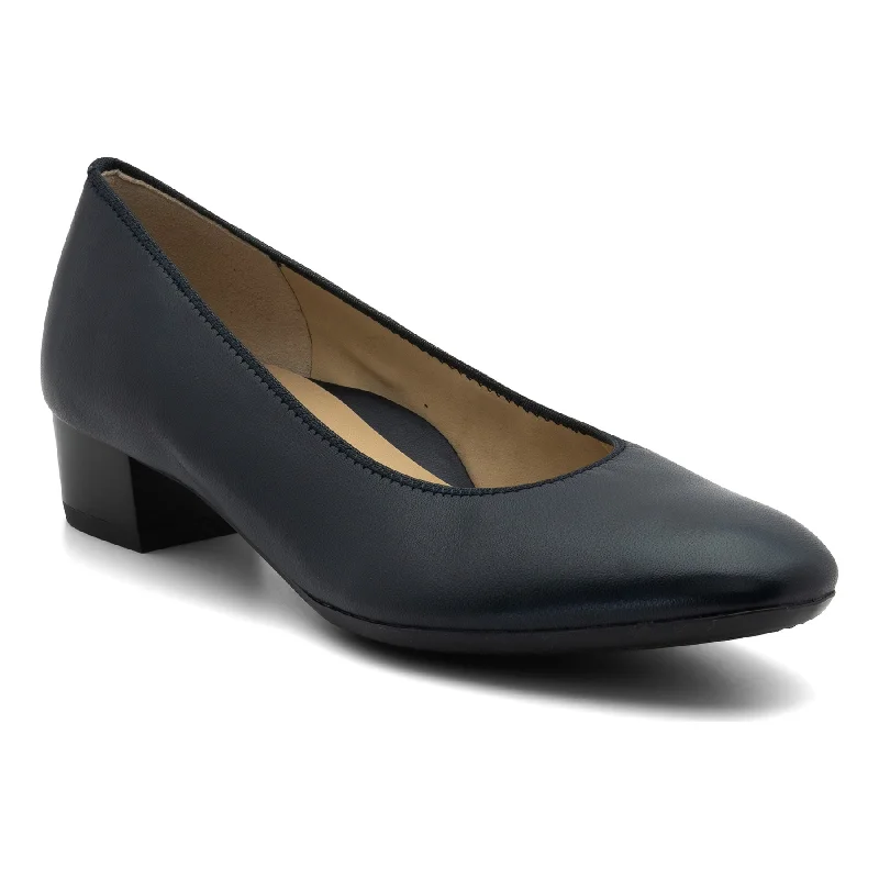 Chic and stylish women's shoes for fashion weekMilan