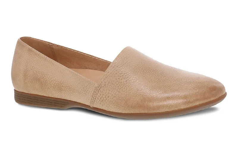 Versatile and chic women's shoes for everyday eleganceLarisa