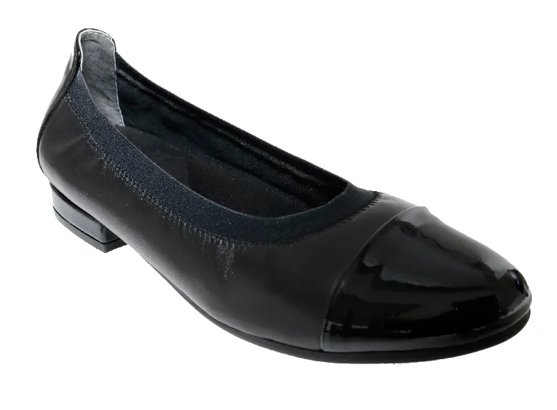 Elegant and sophisticated women's shoes for opera nightsNicole
