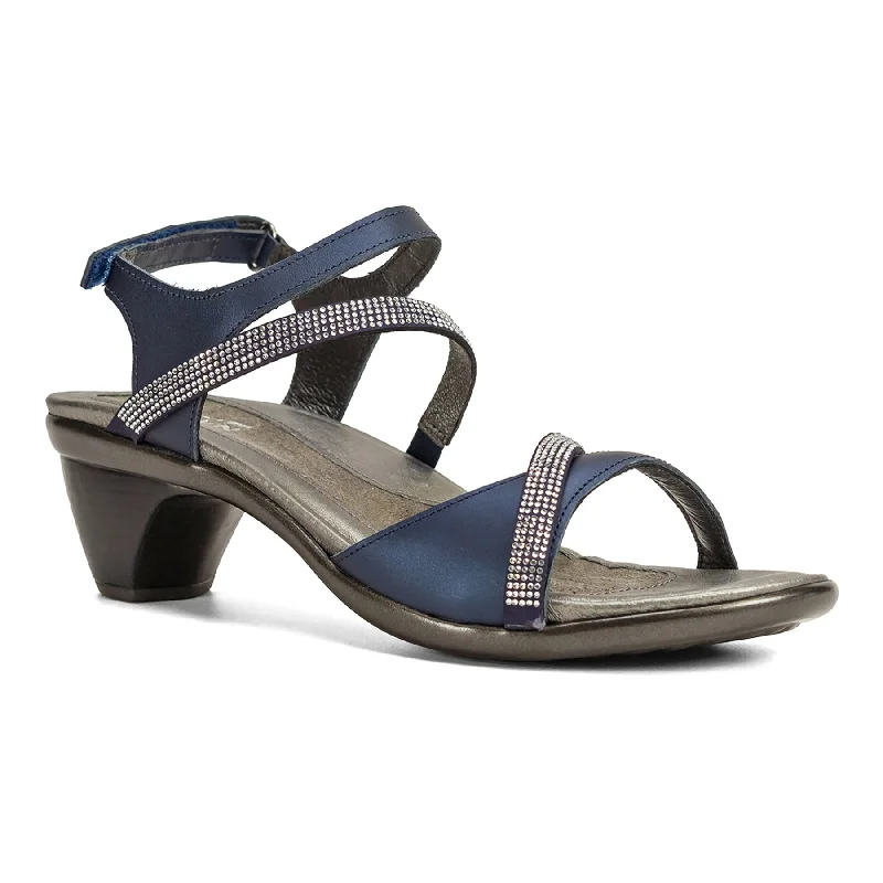 Chic and sophisticated women's footwear for workInnovate