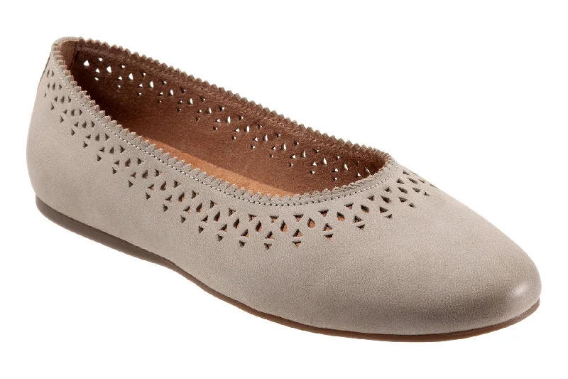 Chic and trendy women's shoes for the officeSelma