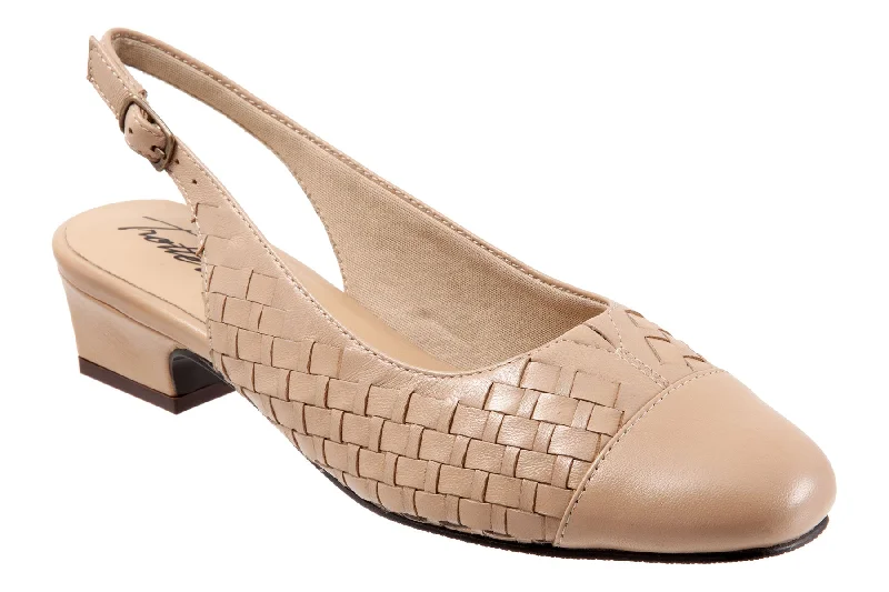 Classic and timeless women's footwear choicesDea Woven