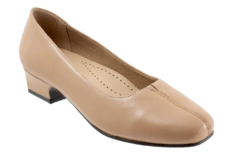 Stylish and practical women's shoes for rainy daysDoris