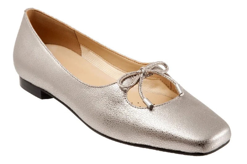 Warm and cozy women's shoes for winterHonesty