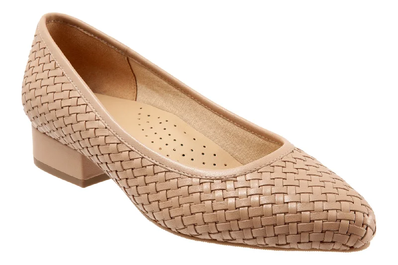 Chic and minimalist women's footwear trendsJade