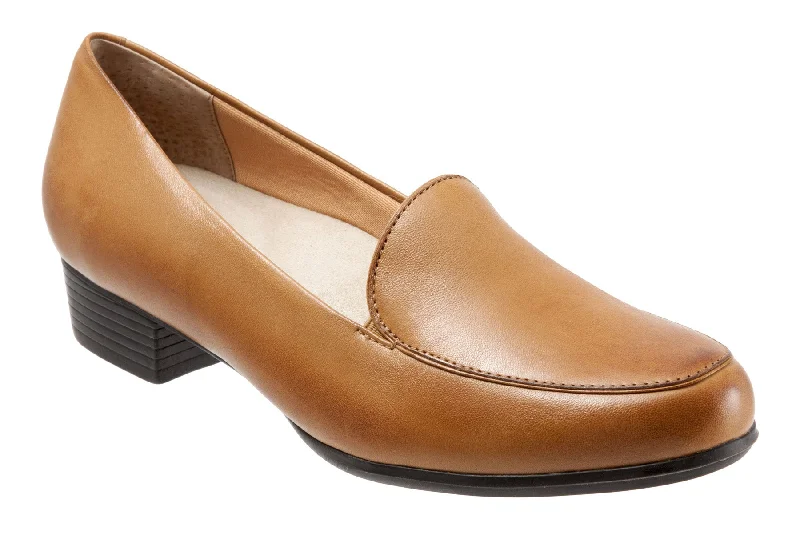 Luxurious and comfortable women's shoe options for special occasionsMonarch