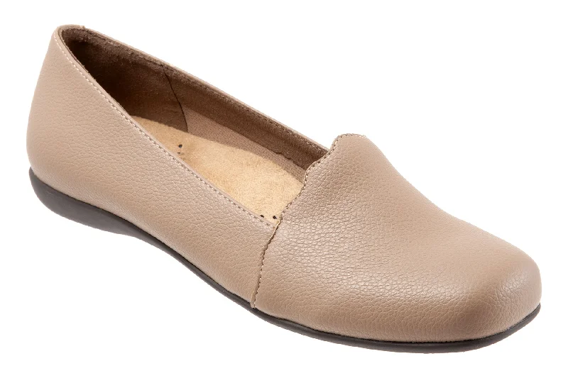 Bold and striking women's shoe fashionsSage